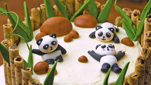 Decorating Bamboo Panda Cake